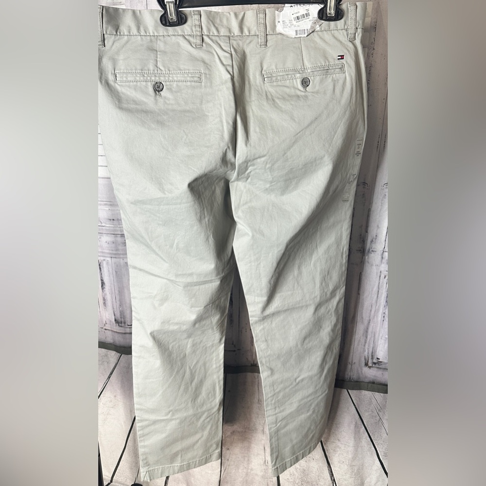 Tommy Hilfiger custom fit straight through hip and thigh. - Picture 6 of 9